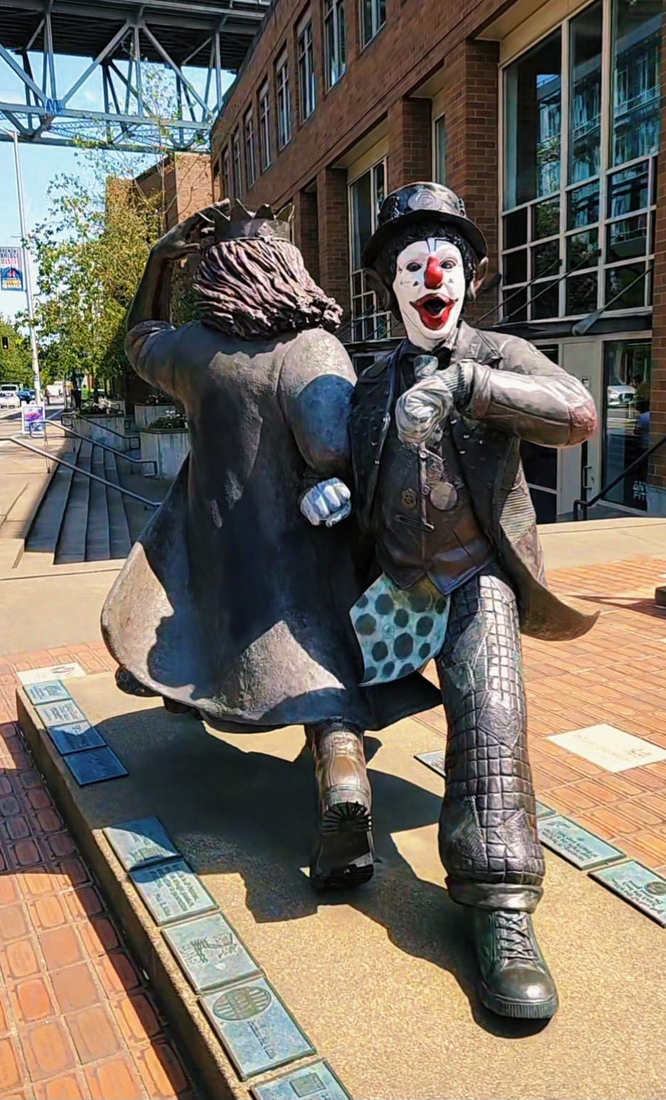 JP Patches and Gertrude Statue site