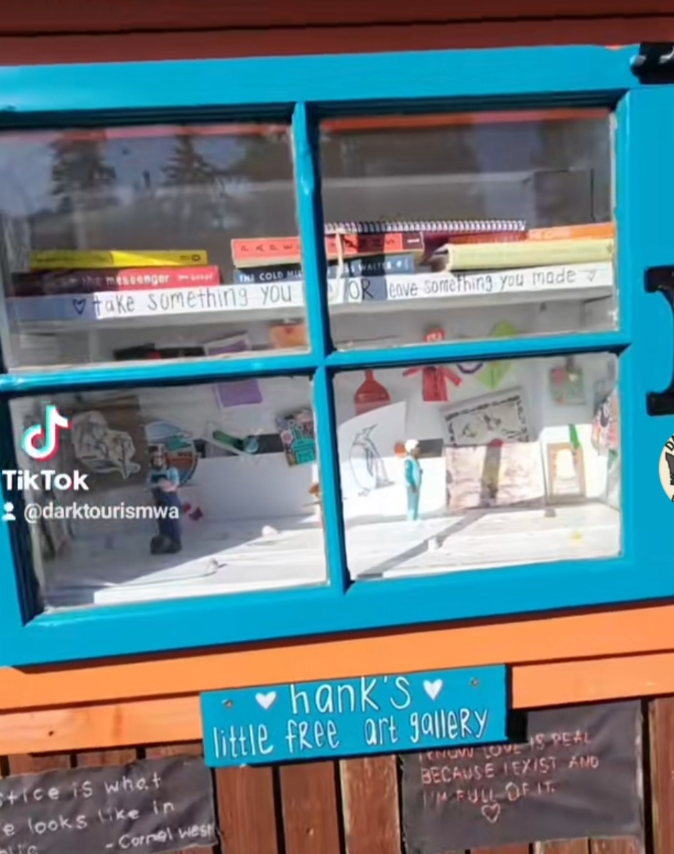 Hank's Art Exchange