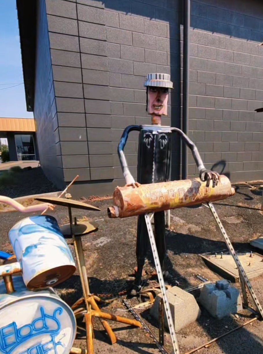 Muffler Men