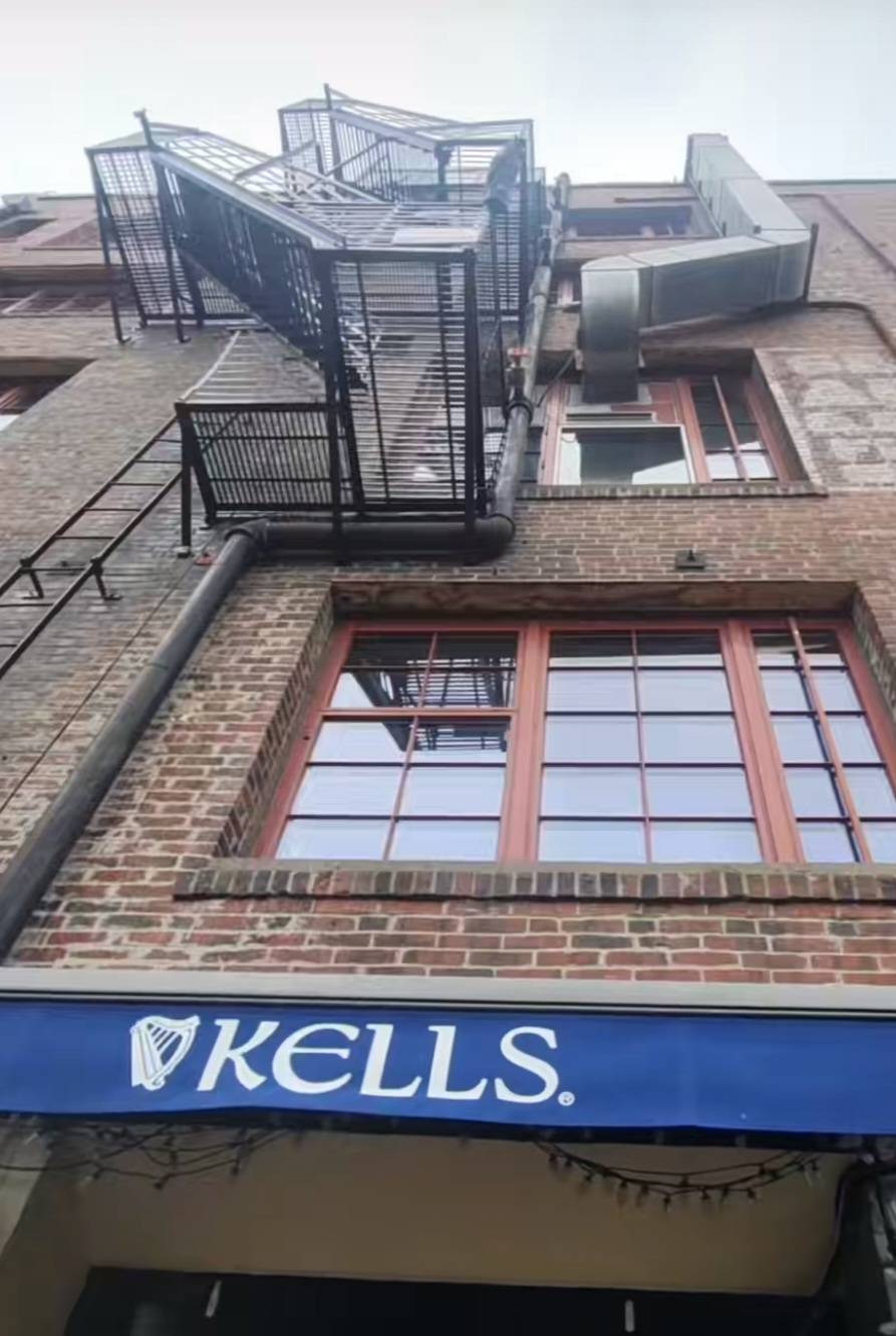 Kells Irish Restaurant & Pub